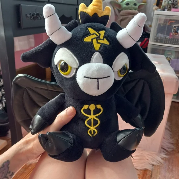 SOLD @MARKET! KREEPTURE by Killstar! Baby Beelzebub nwot w dust bag! - Picture 7 of 11
